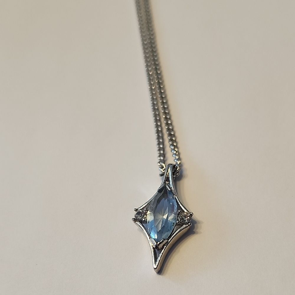Vintage Avon Blue Rhinestone Necklace
